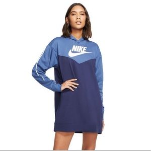 Nike Sportswear Heritage Sweatshirt Dress